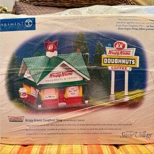 Department 56 Snow Village Krispy Kreme Doughnut Shop #56.55071 – NEW Sealed